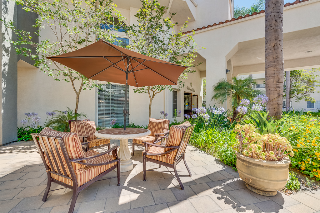 Outdoor Area Outdoor Area